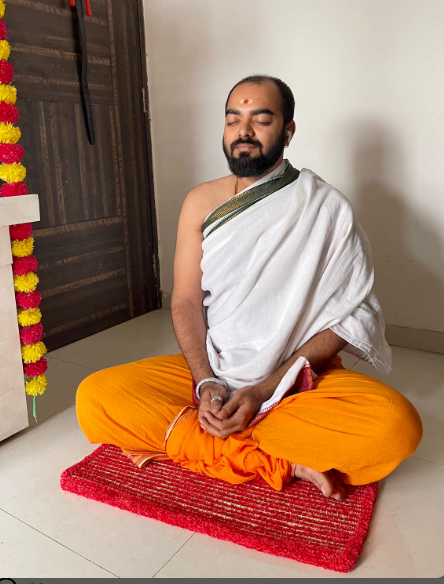 Kusha Grass & Silk Aasan for Meditation, Jap & Dhyan ( Long Hours of Comfortable Sitting ) 60 * 60 CM